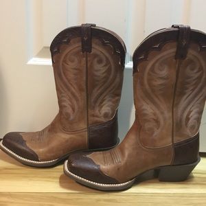 Ariat Cowboy Boots/ legend wing tip style